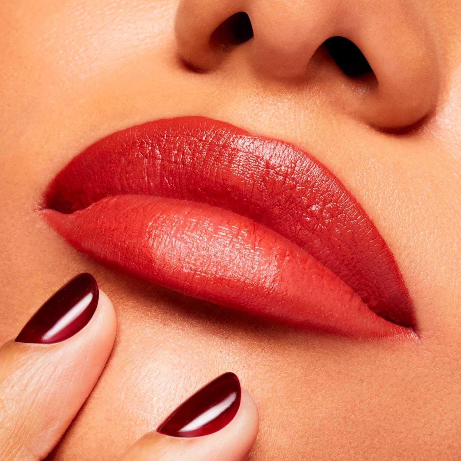POWDER KISS VELVET BLUR SLIM STICK (BARRA PARA LABIOS)